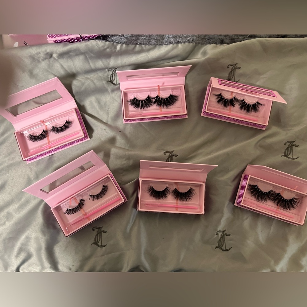 Pink parlor brand lashes